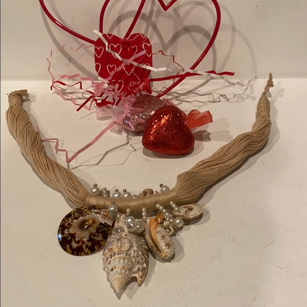 Pearls And Shells!! Perfect For Spring!! Get Ready - image 1